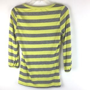 American Rag's gray & yellow soft light comfy machine-wash  top for spring sz L